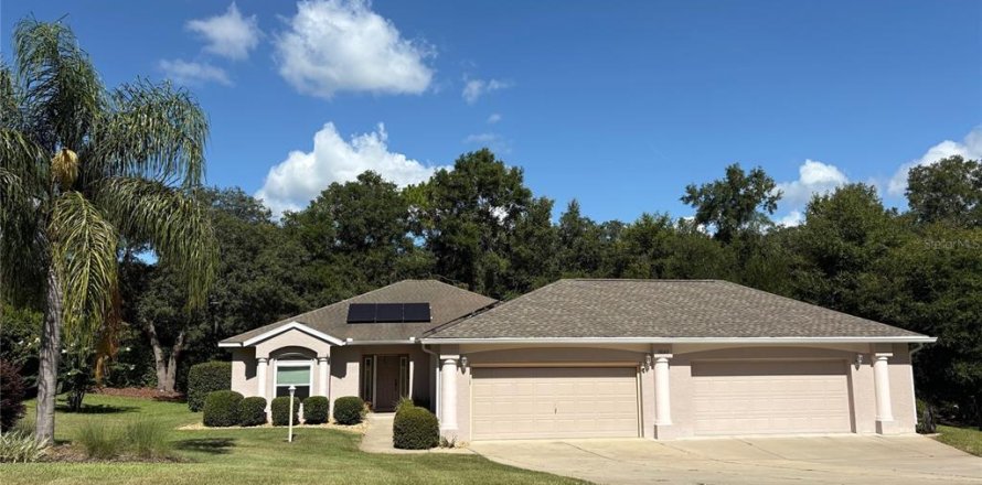 House in Dunnellon, Florida 3 bedrooms, 151.15 sq.m. № 1869378