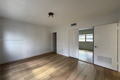 Copropriété à louer à Miami, Floride: 2 chambres, 91.97 m2 № 1969621 - photo 17