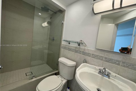 Copropriété à louer à Miami, Floride: 2 chambres, 91.97 m2 № 1969621 - photo 13