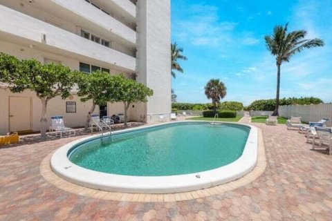 Condo in Riviera Beach, Florida, 1 bedroom  № 1096738 - photo 1