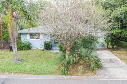 Casa en venta en Saint Petersburg, Florida, 3 dormitorios № 1956168 - foto 7