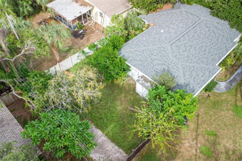 Casa en venta en Saint Petersburg, Florida, 3 dormitorios № 1956168 - foto 8