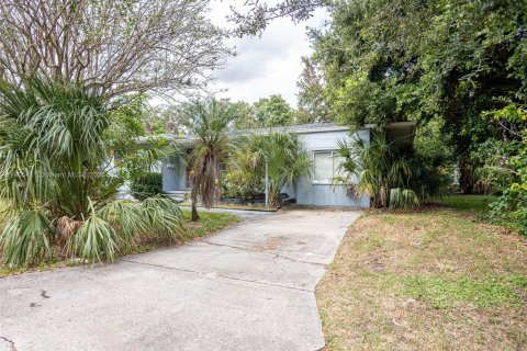 Casa en venta en Saint Petersburg, Florida, 3 dormitorios № 1956168 - foto 9