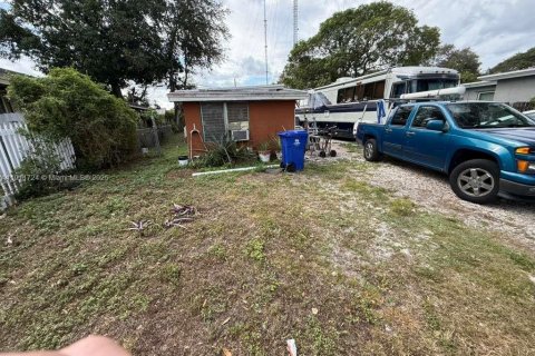 Villa ou maison à vendre à Miramar, Floride: 1 chambre, 51.84 m2 № 1967584 - photo 3