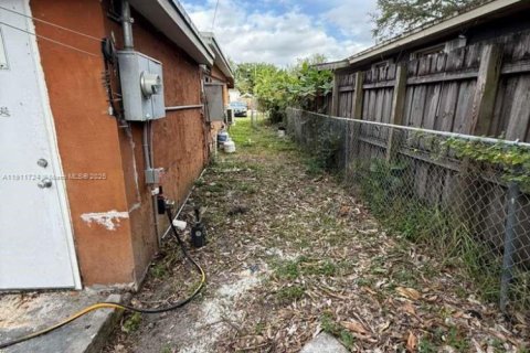 Villa ou maison à vendre à Miramar, Floride: 1 chambre, 51.84 m2 № 1967584 - photo 4