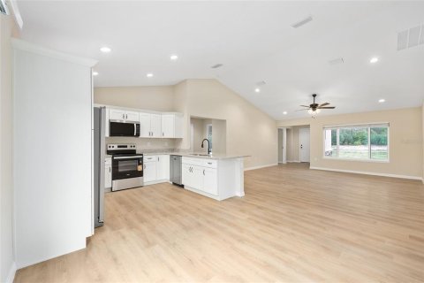 House in Citrus Springs, Florida 4 bedrooms, 159.33 sq.m. № 2430751 - photo 4