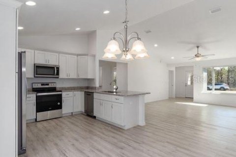 House in Citrus Springs, Florida 4 bedrooms, 159.33 sq.m. № 2430751 - photo 8
