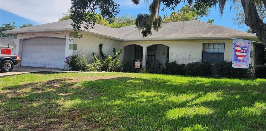Casa en Spring Hill, Florida 3 dormitorios, 124.49 m2 № 2383358