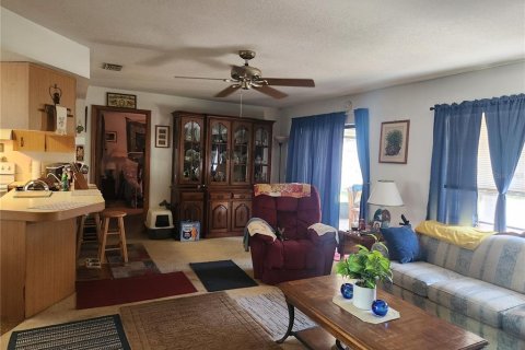 Casa en venta en Spring Hill, Florida, 3 dormitorios, 124.49 m2 № 2383358 - foto 4