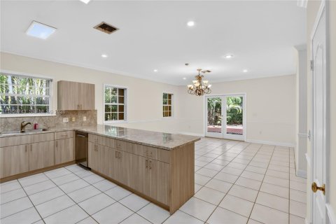 Villa ou maison à vendre à Miami, Floride: 4 chambres, 213.3 m2 № 2019973 - photo 9