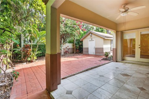 Villa ou maison à vendre à Miami, Floride: 4 chambres, 213.3 m2 № 2019973 - photo 23