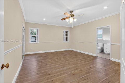 Villa ou maison à vendre à Miami, Floride: 4 chambres, 213.3 m2 № 2019973 - photo 14