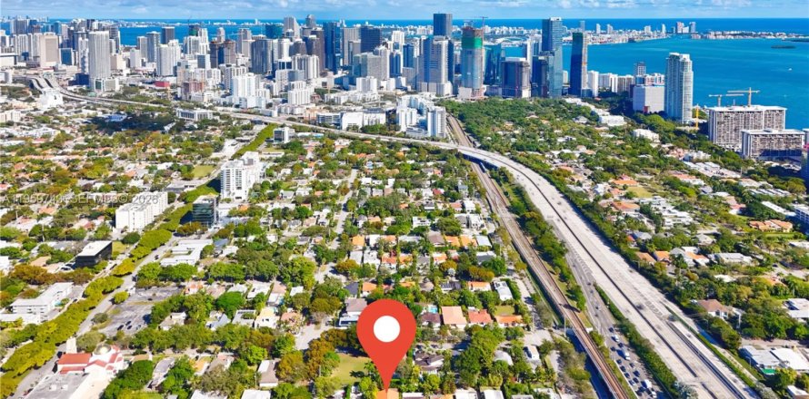 Villa ou maison à Miami, Floride 4 chambres, 213.3 m2 № 2019973