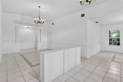 Villa ou maison à vendre à Miami, Floride: 4 chambres, 213.3 m2 № 2019973 - photo 7