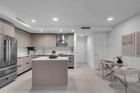 Adosado en alquiler en Miami, Florida, 3 dormitorios, 233.46 m2 № 2077369 - foto 11