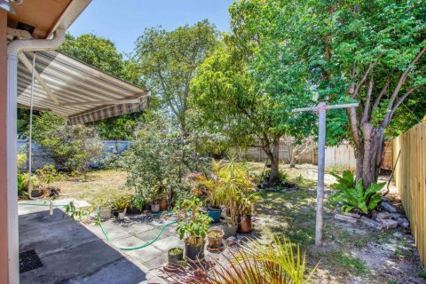 Casa en venta en Miami, Florida, 3 dormitorios, 190.45 m2 № 1139231 - foto 1