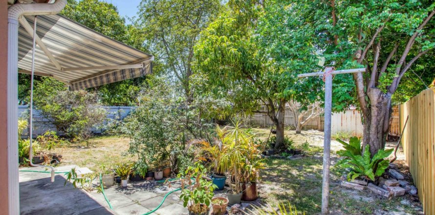 Casa en Miami, Florida 3 dormitorios, 190.45 m2 № 1139231