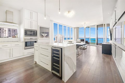 Copropriété à vendre à Miami, Floride: 2 chambres, 147.53 m2 № 1967968 - photo 1