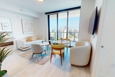 Condo in Miami Beach, Florida, 2 bedrooms  № 2022630 - photo 2