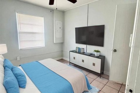 Apartment in Lake Wales, Florida 2 bedrooms, 231.88 sq.m. № 1911621 - photo 4
