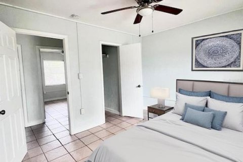 Apartment in Lake Wales, Florida 2 bedrooms, 231.88 sq.m. № 1911621 - photo 3