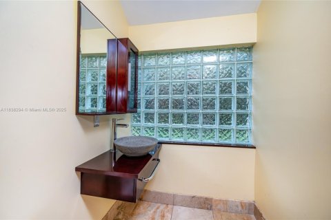 Casa en alquiler en Doral, Florida, 4 dormitorios, 210.7 m2 № 1825886 - foto 25