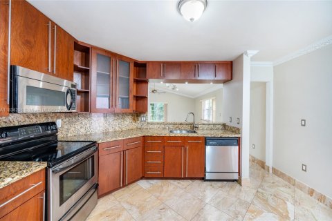 Casa en alquiler en Doral, Florida, 4 dormitorios, 210.7 m2 № 1825886 - foto 3