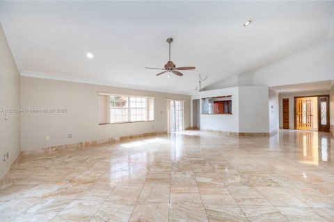 Casa en alquiler en Doral, Florida, 4 dormitorios, 210.7 m2 № 1825886 - foto 8