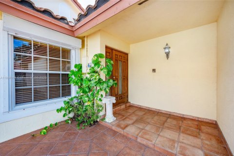 Casa en alquiler en Doral, Florida, 4 dormitorios, 210.7 m2 № 1825886 - foto 6