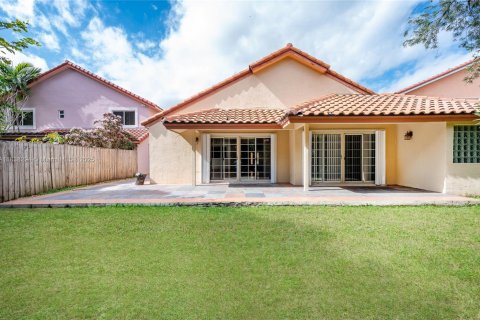 Casa en alquiler en Doral, Florida, 4 dormitorios, 210.7 m2 № 1825886 - foto 2