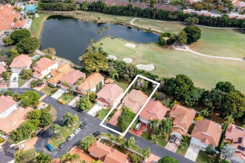 Casa en alquiler en Doral, Florida, 4 dormitorios, 210.7 m2 № 1825886 - foto 4