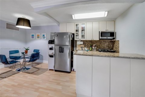 Снять в аренду кондоминиум в Майами, Флорида 1 спальня, 47.75м2, № 1942285 - фото 6