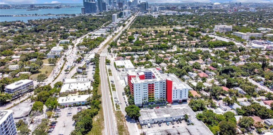 Propiedad comercial en Miami, Florida № 871069