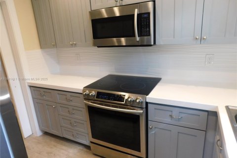 Casa en alquiler en Miami, Florida, 4 dormitorios, 167.22 m2 № 1832360 - foto 9