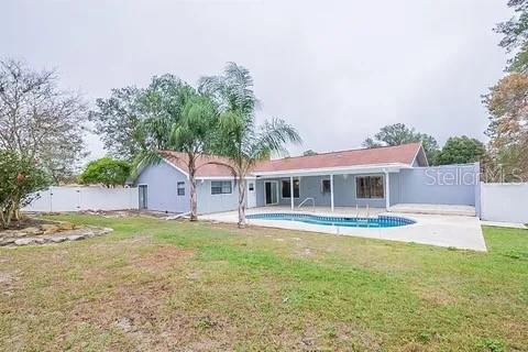 House in Weeki Wachee, Florida 4 bedrooms, 212 sq.m. № 2131770 - photo 18