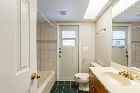 House in Weeki Wachee, Florida 4 bedrooms, 212 sq.m. № 2131770 - photo 16