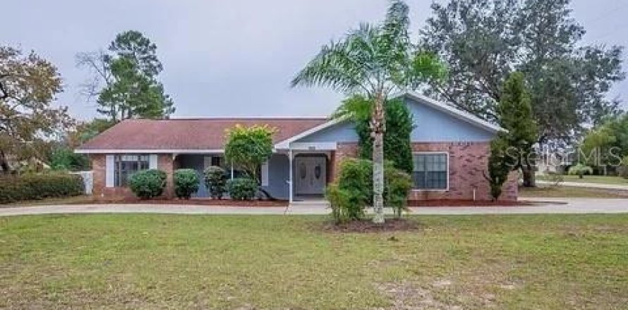 House in Weeki Wachee, Florida 4 bedrooms, 212 sq.m. № 2131770