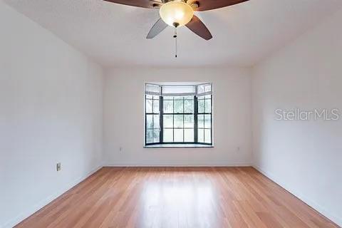 House in Weeki Wachee, Florida 4 bedrooms, 212 sq.m. № 2131770 - photo 15