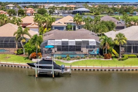 House in Bradenton, Florida 3 bedrooms, 270.62 sq.m. № 1826571 - photo 3