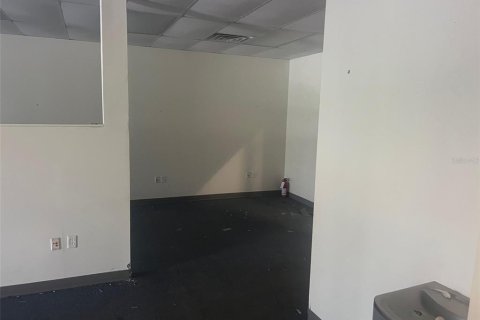 Propiedad comercial en alquiler en Gainesville, Florida, 154.31 m2 № 1894625 - foto 3