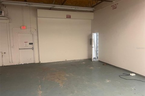 Propiedad comercial en alquiler en Gainesville, Florida, 154.31 m2 № 1894625 - foto 5