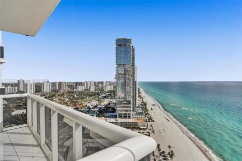Condo in Sunny Isles Beach, Florida, 2 bedrooms  № 1943254 - photo 2