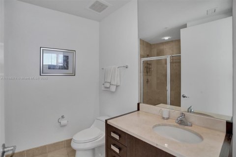 Condo in Sunny Isles Beach, Florida, 2 bedrooms  № 1943254 - photo 29