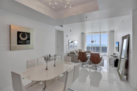 Condo in Sunny Isles Beach, Florida, 2 bedrooms  № 1943254 - photo 9