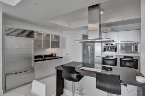 Condo in Sunny Isles Beach, Florida, 2 bedrooms  № 1943254 - photo 3
