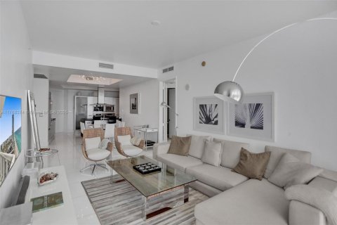 Condo in Sunny Isles Beach, Florida, 2 bedrooms  № 1943254 - photo 14