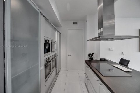 Condo in Sunny Isles Beach, Florida, 2 bedrooms  № 1943254 - photo 5