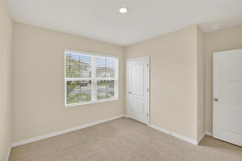 House in Winter Haven, Florida 4 bedrooms, 171.96 sq.m. № 1835869 - photo 7