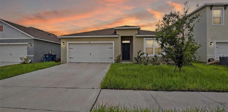 House in Winter Haven, Florida 4 bedrooms, 171.96 sq.m. № 1835869