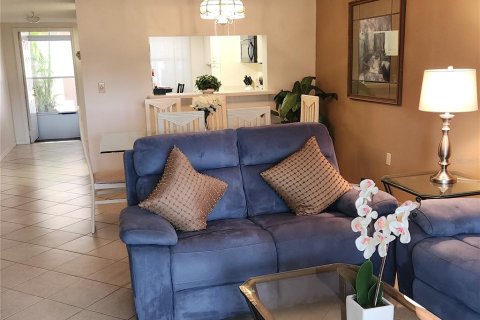 Condominio en alquiler en Bradenton, Florida, 2 dormitorios, 96.8 m2 № 1670686 - foto 3